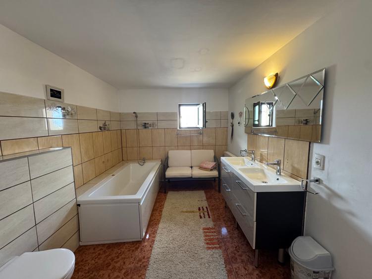 ? De vânzare – Casă P+1, 220 mp construiți, teren 400 mp – Agigea, Constanța