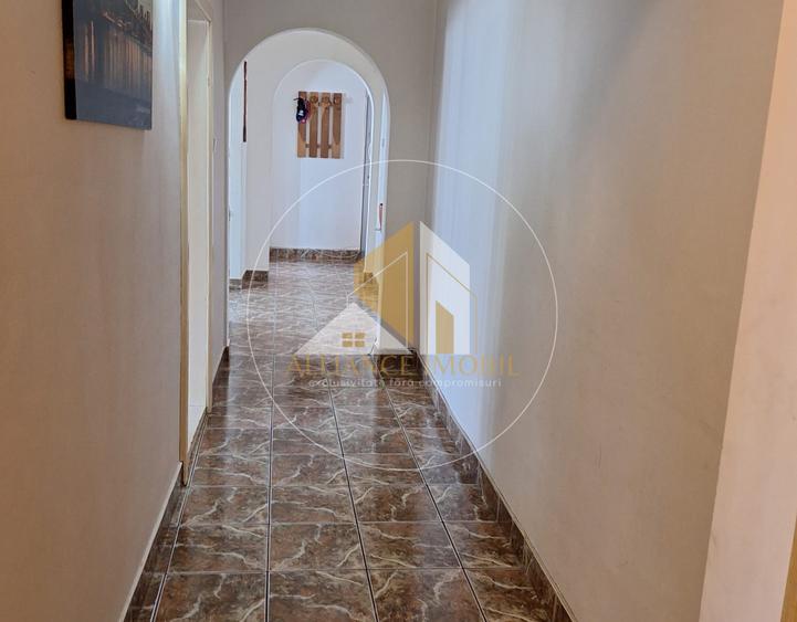 APARTAMENT 3 CAMERE DE VANZARE , DECOMANDAT , ZONA CENTRALA