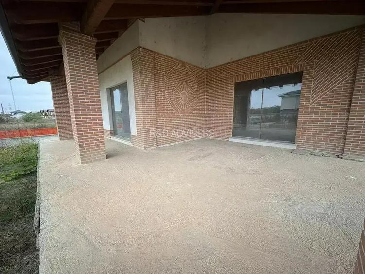 Casa 10 camere Nefinalizata 600 m Utili 2500 m Teren Padure 400 m - 9