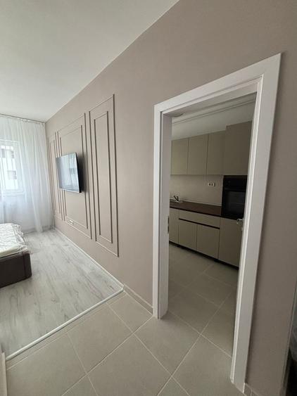 Garsoniera de inchiriat –Dotari: - TV + loc de parcare