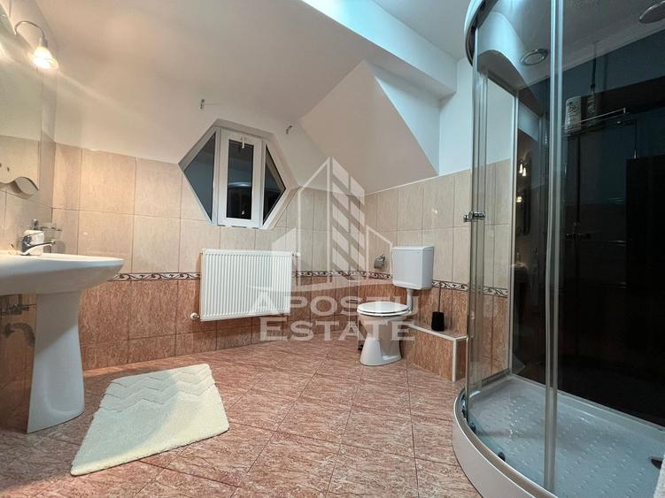 Casa individuala cu 6 camere, 3 bai, garaj, teren 500 mp si 2 fronturi