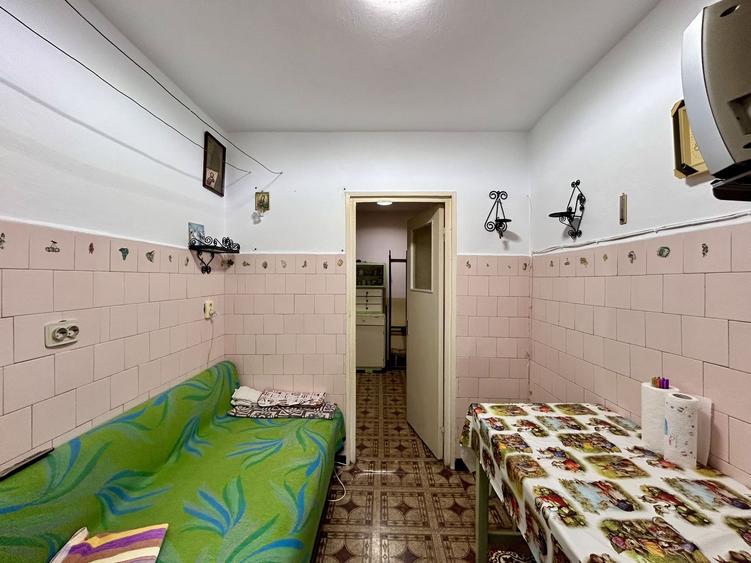 Apartament 2 camere, semidecomandat, parter, Nord, Ploiesti