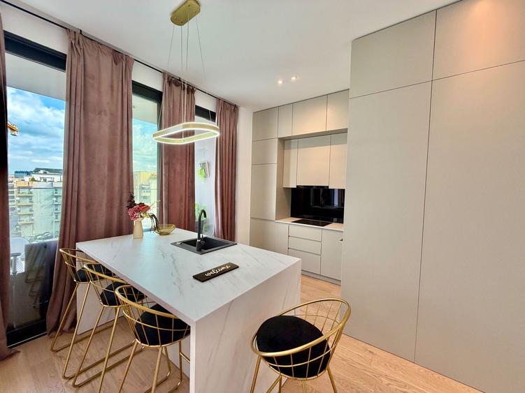 Penthouse premium de închiriat | WIN Herăstrău | 4 camere | Terasă de 50 mp