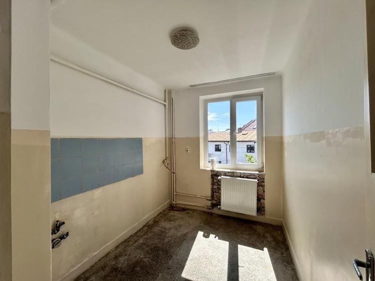 Apartament 2 camere, semidecomandat, Central, Ploiesti