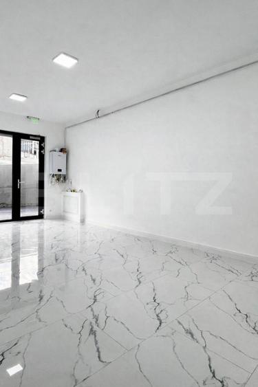 Spațiu comercial, loc de parcare - zona Universității
