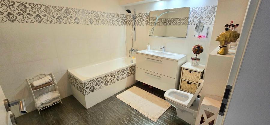 Vând apartament , 4 camere, 92 mp ,km 5