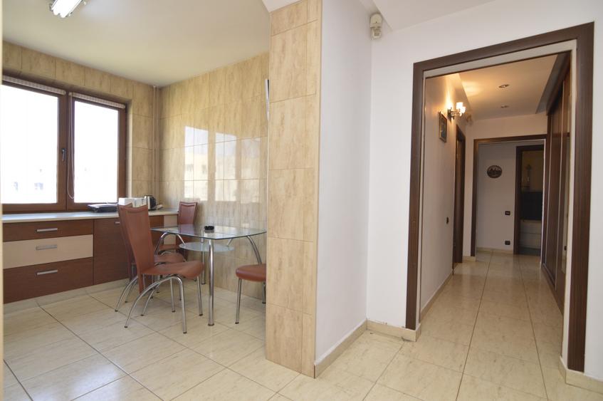 VANZARE UN APARTAMENT DE 3 CAMERE DRISTOR – METROU DRISTOR