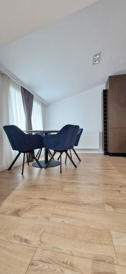 SINAIA-CENTRAL, DE VANZARE APARTAMENT CU 2 CAMERE SI 2 BAI !!!