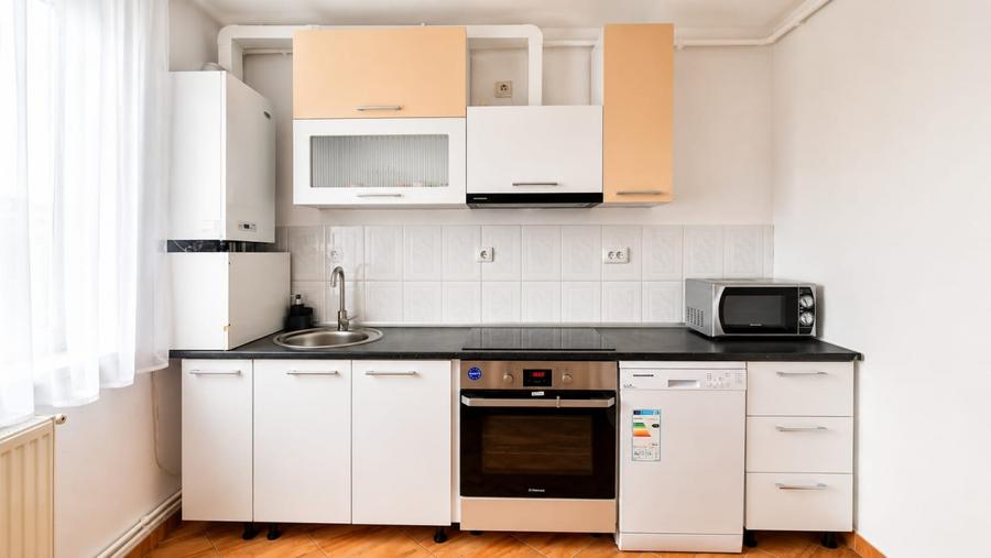 Apartamentul care îți oferă mai mult decât 47 mp – două niveluri, decomandat