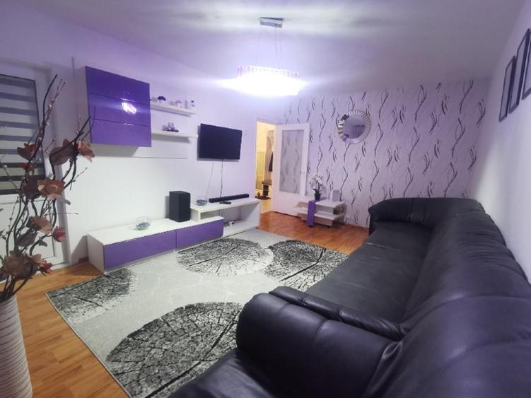 E3, apartament 2 camere decomandat, 2 balcoane, centrala, et 3