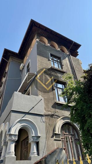 UNIVERSITATE - Batistei - Vanzare MANSARDA in VILA Interbelica !