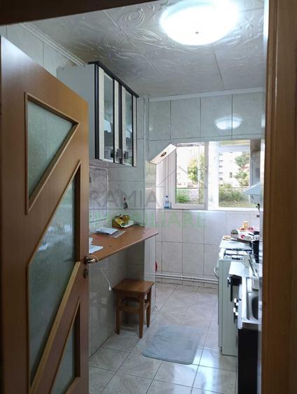 Apartament 2 camere decomandat ,49 mp, Parter, balcon, boxă