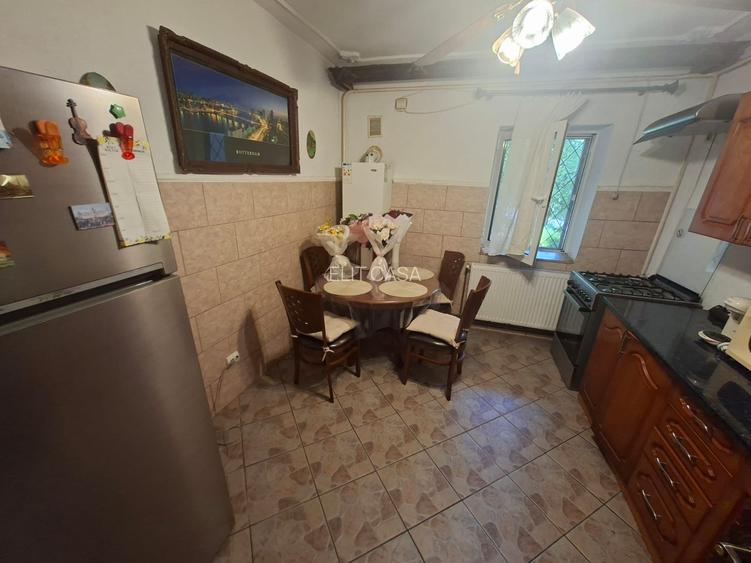 Apartament cu 2 camere decomandat, zona Targu Cucu - 8