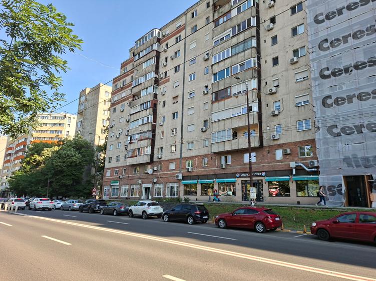 Central, apartament renovat