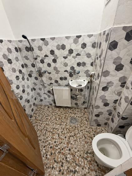 Apartament 3 camere, 40 mp, zona Decebal