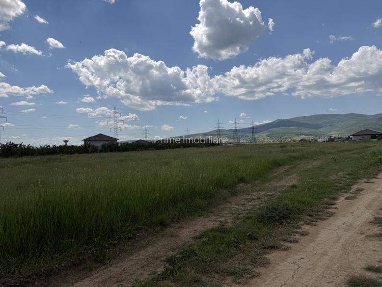 Teren intravilan | 449 MP | AMPOI III | TOATE UTILITĂȚILE | - 2