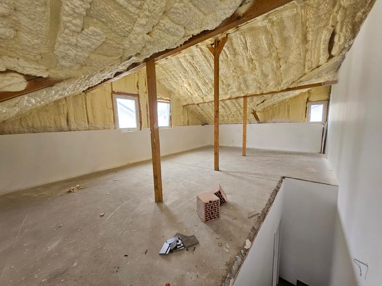 Vila P+1+M,la 2 pasi de București,tva inclus,fara comision