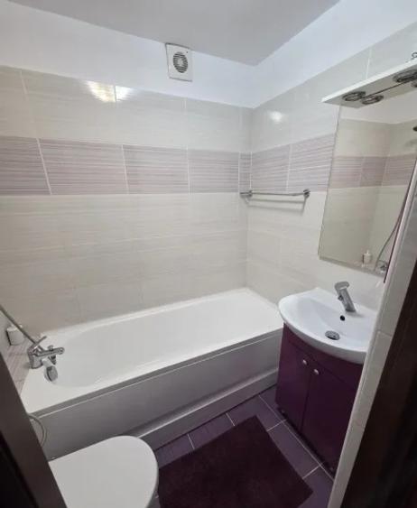 Închiriere Apartament 3 camere în Theodor Pallady, zona Trapezului, decomandat