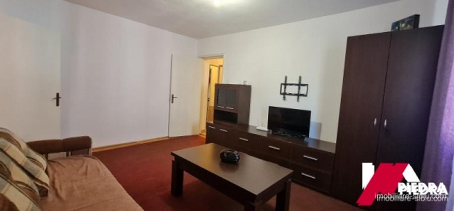 Inchiriez apartament 3 camere,situat pe B-dul Mihai Viteazu, et.3