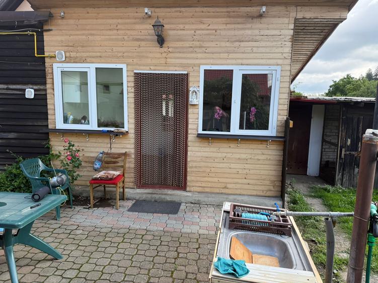 Casa 4 camere libera la vazare renovata CRISTIAN