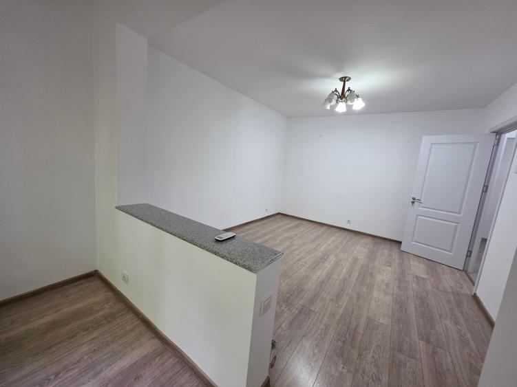 Apartament cu 3 camere de inchiriat in zona Piata Resita