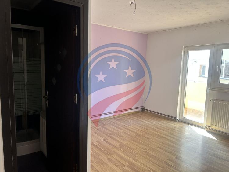 Vilă spațioasă D+P+E+M, 400 mp | Curte generoasă 400 mp | 3 intrări
