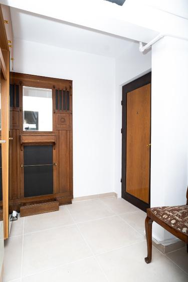 3 camere renovat, 80 mp, 2AC, centrala, loc parcare, curte interioara Teatrul TC