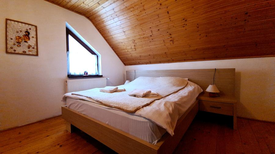 CASA VILA DE VIS PE VALEA DOBARLAULUI - JUD. COVASNA