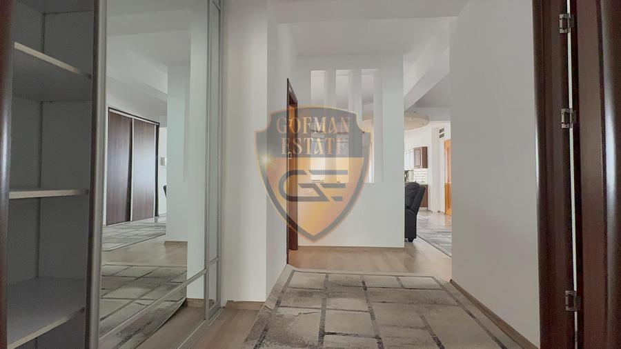 3 camere 180 mp + Parcare privata. Peninsula, Centrul Vechi, Piata Ovidiu