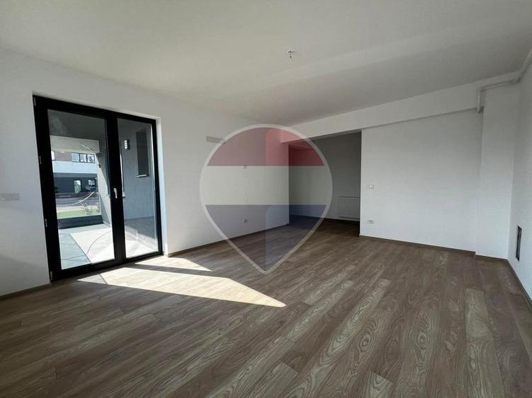 Apartament cu 2 camere de închiriat in bloc nou Valcom Residence III