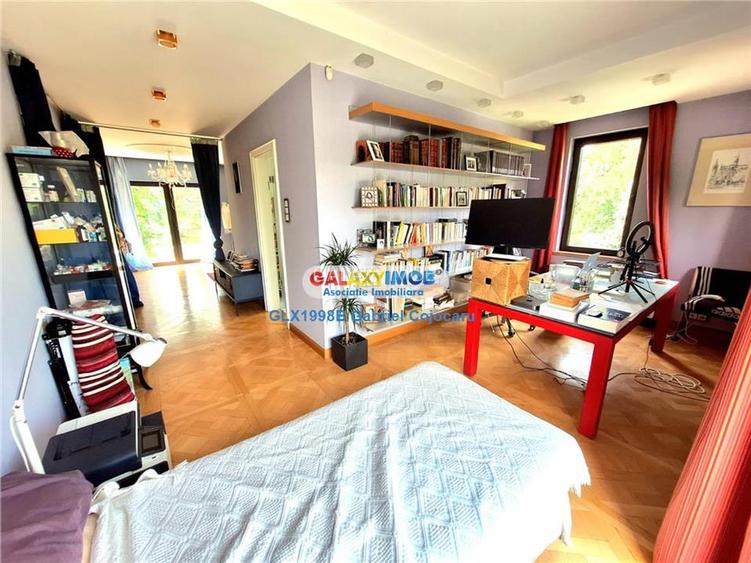 Vila stil florentin pe malul lacului,teren4043mp iesire la lac de 25ml - 27