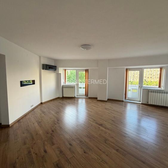 apartament nemobilat cu vedere la rond Alba Iulia | etaj 3 | 100mp | 3 camere - 4