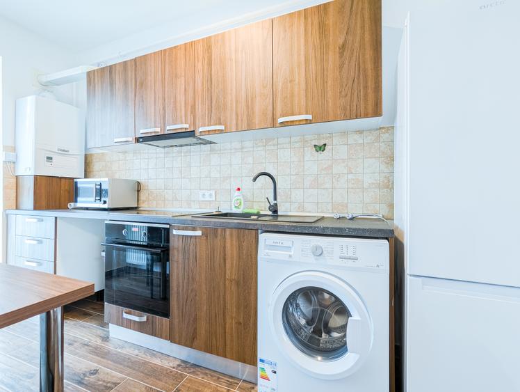 2 camere mobilat utilat la 5 min de Coresi Shopping Resort