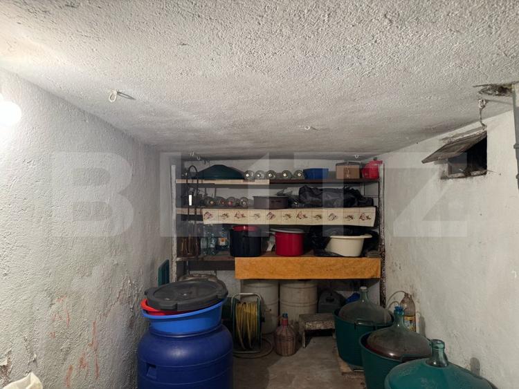 Casa de vanzare, cu 3 camere, 120 mp, 1080 mp teren, zona Simeria