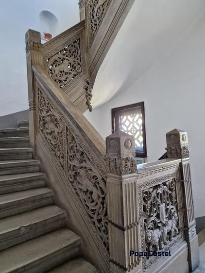 Piata Romana - Lascar Catargiu 3 camere etaj 3 in vila istorica, ideal birou