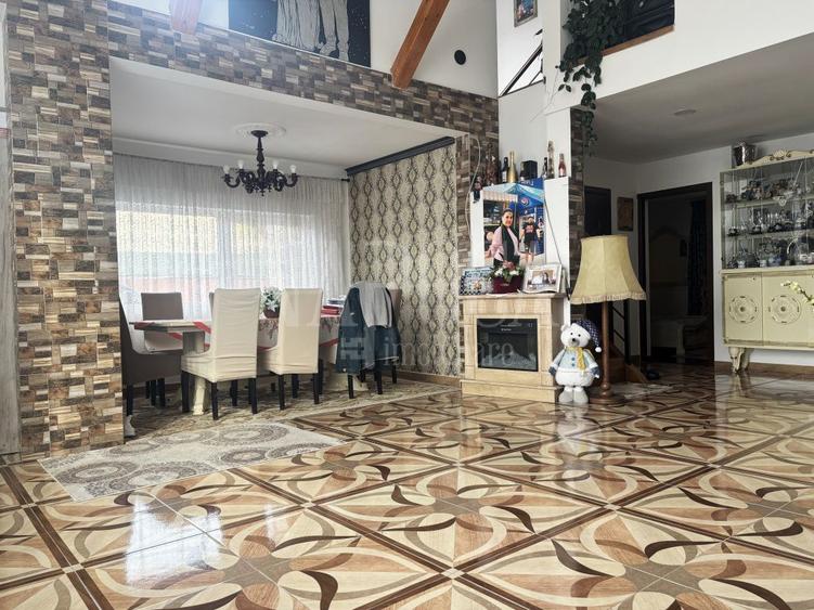 Casa 5 camere de vanzare in Jucu de Mijloc
