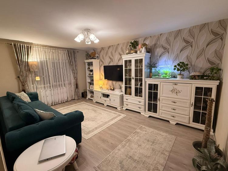 Apartament 3 camere DECOMANDAT, Nicolina 2-Clopotari, 72mp !