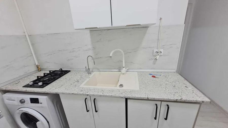 Apartament 2 camere, zona  Nord Cameliei, bloc cub.