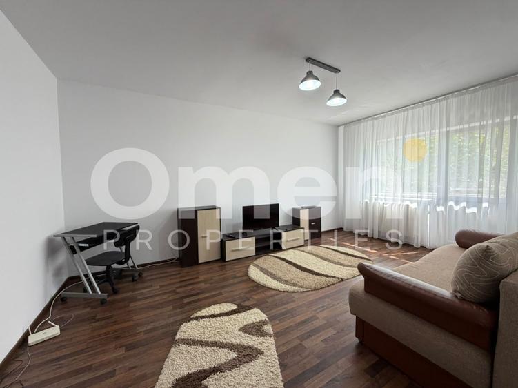 Apartament 2 camere | decomandat | etaj 3 | 2 balcoane | zona Hotel Europa