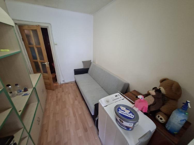 Apartament de 3 camere, etajul 1/4, zona Alexandru cel Bun