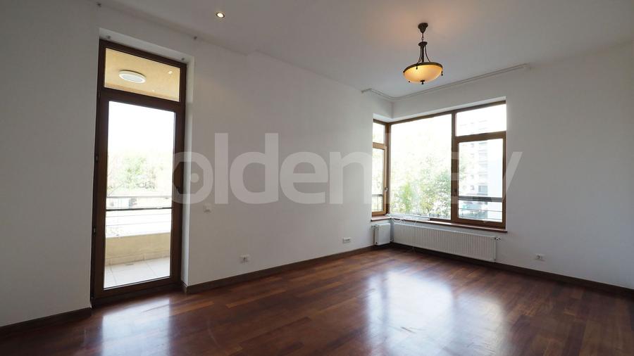 Apartament generos cu 4 camere | 32mp terase | 2 garaje