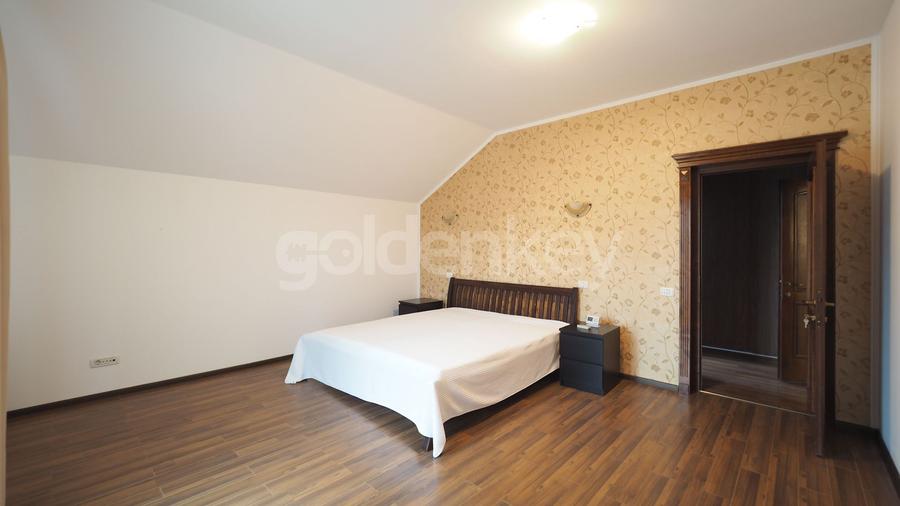 Vilă ideala pentru familii cu 6 camere si piscina