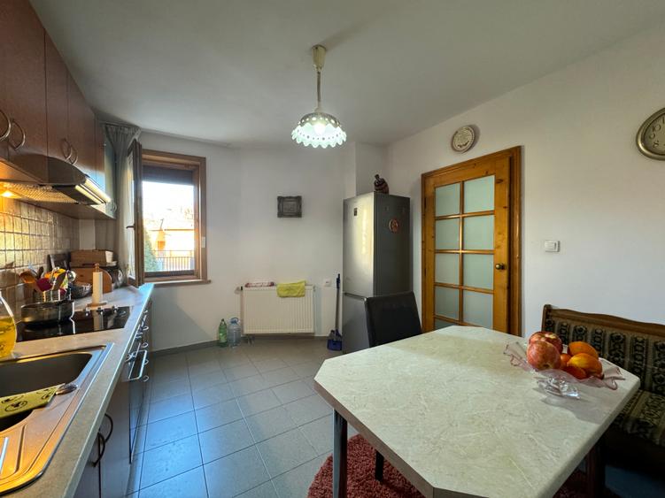 Casa de locuit + Spatii comerciale deja inchiriate!