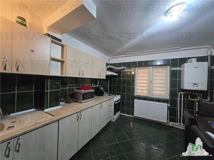 Apartament 3 camere foarte spatios, cu centrala proprie, in zona Pacii, cartier
