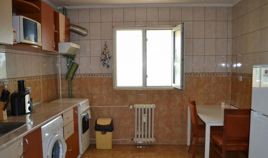 Apartament 2 camere, decomandat, 52 mp, ac, balcon, metrou aproape, Lujerului