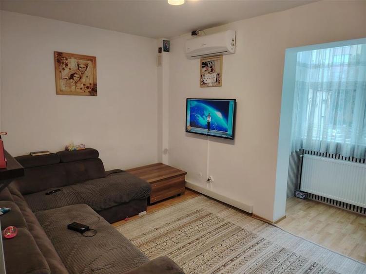 Apartament 3 camere decomandat etaj 1 Pacurari - 55 mp