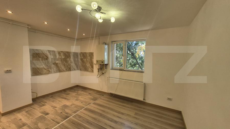 Apartament cu 2 camere de vanzare, 30.57 mp, Micro 14