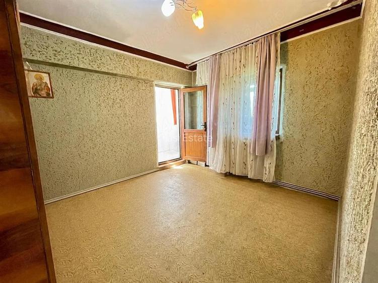 Apartament 3 camere zona Baza 3 - 2