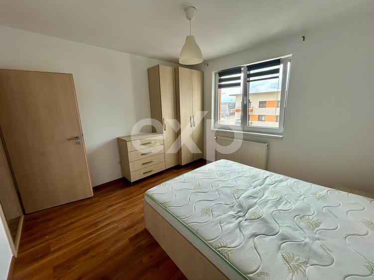 Apartament 2 camere de vânzare – Tractorul, loc parcare 122000 Euro.