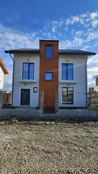 Vila Individuala 5 Camere  | Teren 300m | Mansarda Generoasa |